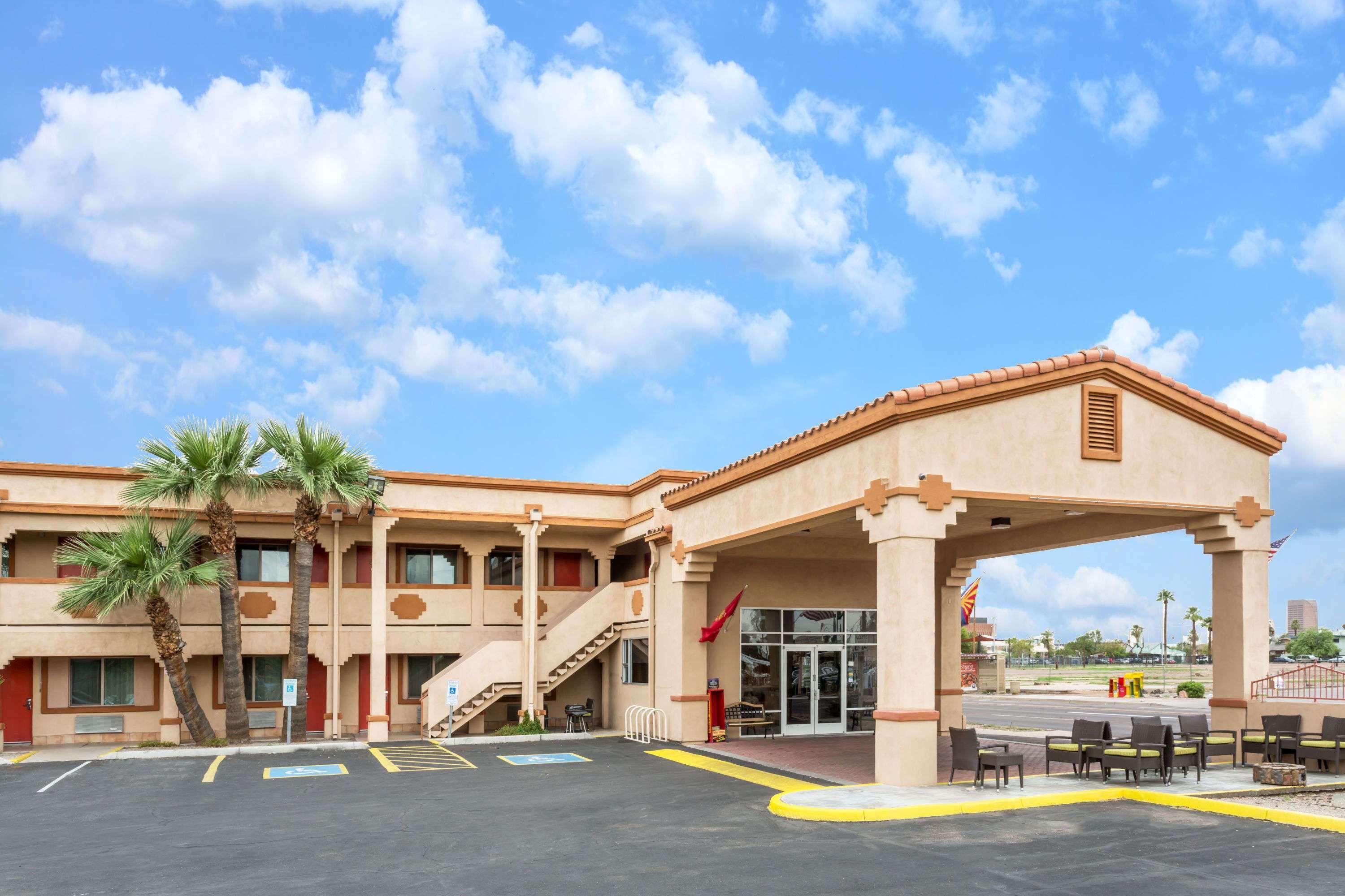 Super 8 By Wyndham Phoenix Downtown Exterior foto